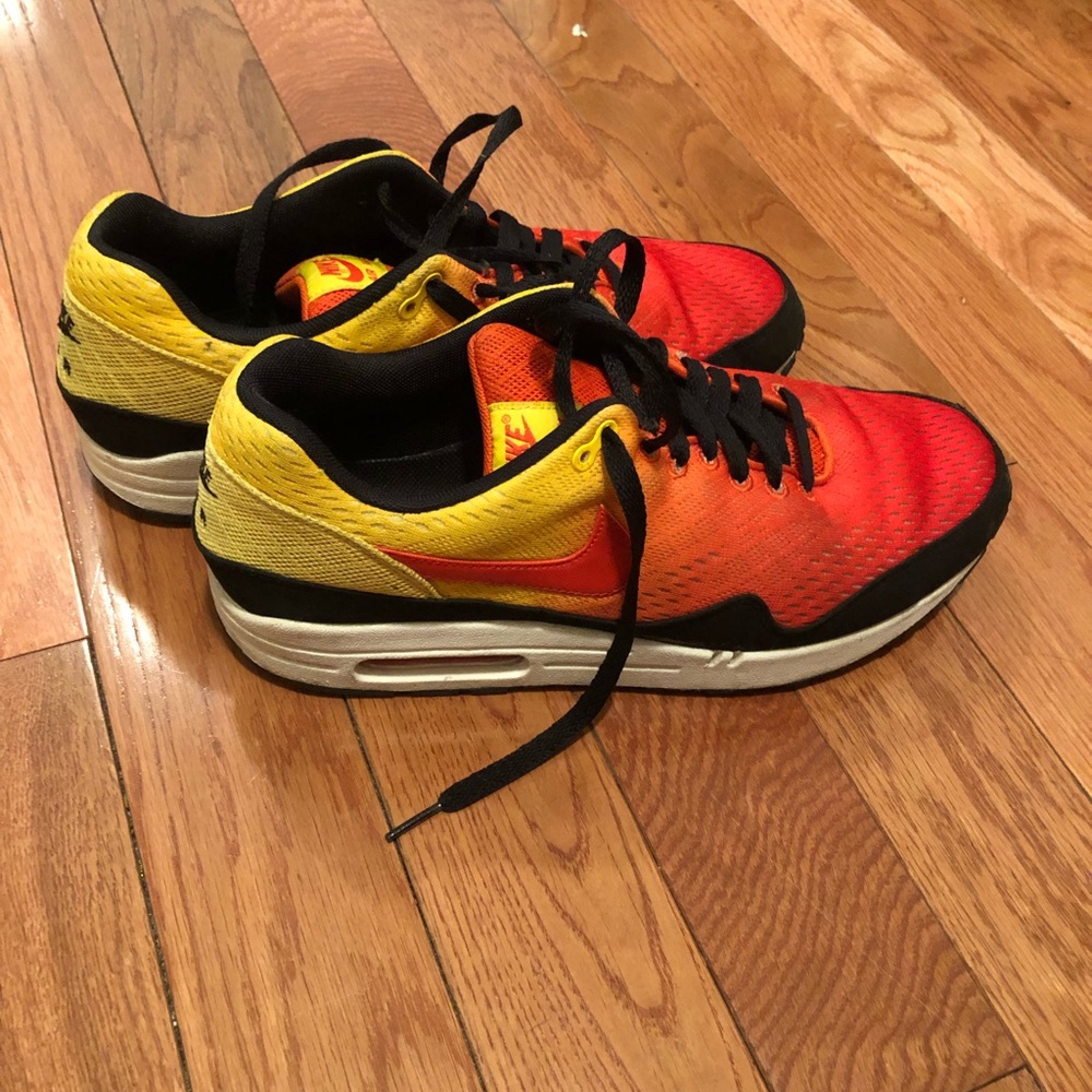 Airmax one sunset (M 10.5)